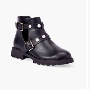 JustFab Black booties